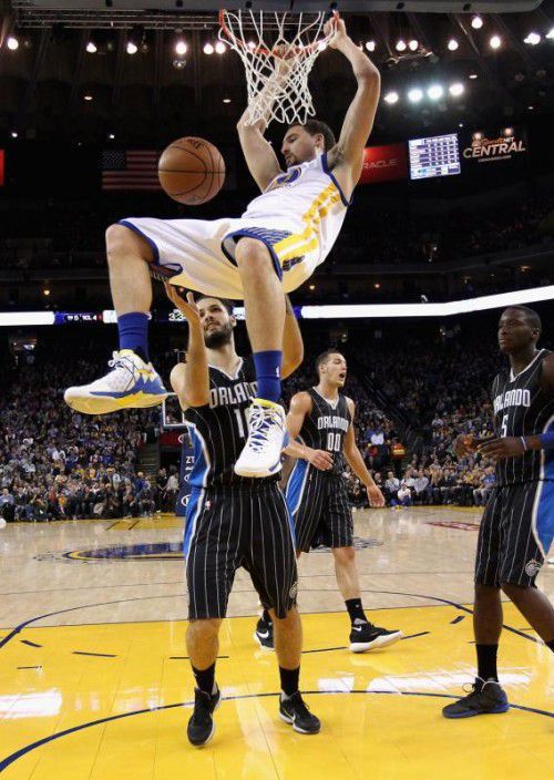 Klay Thompson mit einem sehenswerten Treffer.