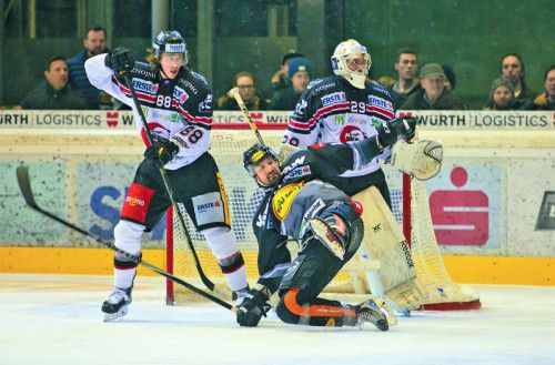 Kyle Greentree rackert vor dem Znojmo-Tor – Dornbirn verlor, weil es viele gute Möglichkeiten ausließ.