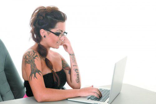 Nicht in jedem Unternehmen herrscht in Sachen Tattoos so viel Freizügigkeit.
