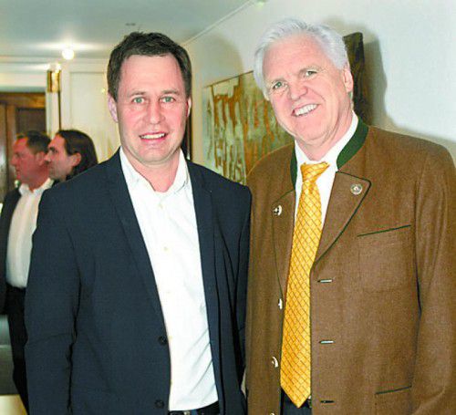Ortsvorsteher Peter Vögel (l.) und GF Günther Kreuzhuber (Metro).