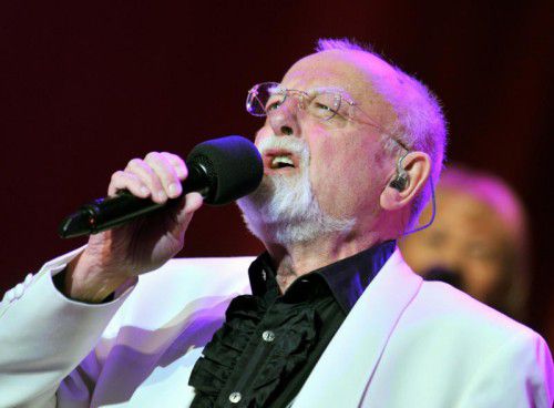 Roger Whittaker hat weltweit mehr als 55 Millionen Tonträger verkauft.