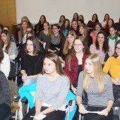 Mädchenpower für Lehre am Bau