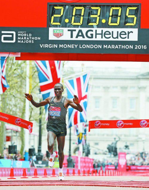 Acht Sekunden fehlten Elius Kipchoge auf die Bestmarke.