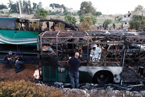 Auch Passagiere in einem weiteren Bus wurden verletzt.