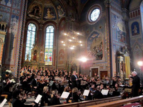 Das Brahms-Requiem in der Pfarrkirche Hatlerdorf.