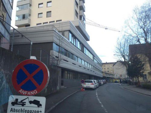 Das Halteverbot markiert eine Bushaltestelle.