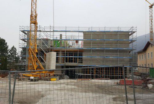 Der Schulneubau macht große Fortschritte.