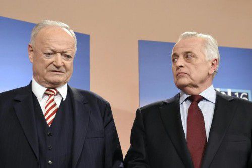 Die Kandidaten Khol (ÖVP, l.) und Hundstorfer (SPÖ) mussten am Wahlabend eine schwere Niederlage hinnehmen. Die Mobilisierungsapparate der Traditionsparteien haben versagt.