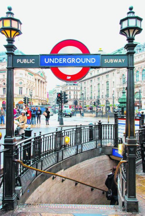 Die U-Bahn bringt Touristen zu allen Sehenswürdigkeiten der Stadt.
