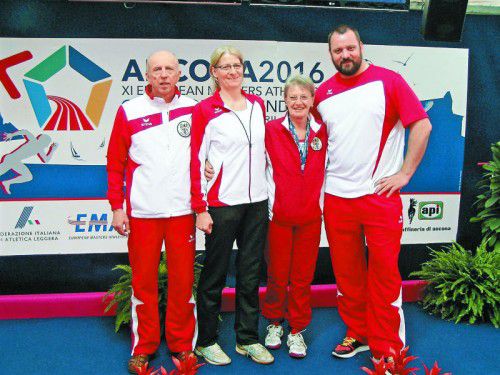 Dietmar Steiner, Christina Baumgartner, Jacqueline Wladika und Alexander Lang (v.l.) bei der Masters-Hallen-EM in Ancona.