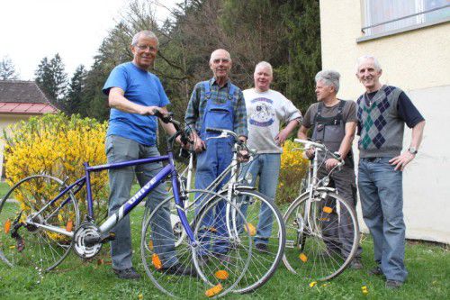 Einsatz für Bedürftige: Josef Geiger, Hans Schindler, Werner Jussel, Ronald de Nijs, Elmar Stüttler.