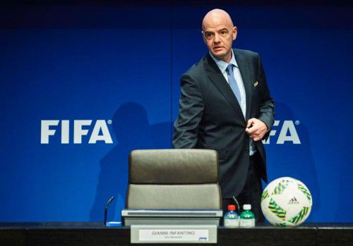FIFA-Präsident Gianni Infantino ist durch die „Panama-Papers“ in große Erklärungsnot geraten.