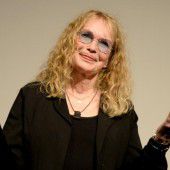 Mia Farrow wird zum zehnten Mal Oma