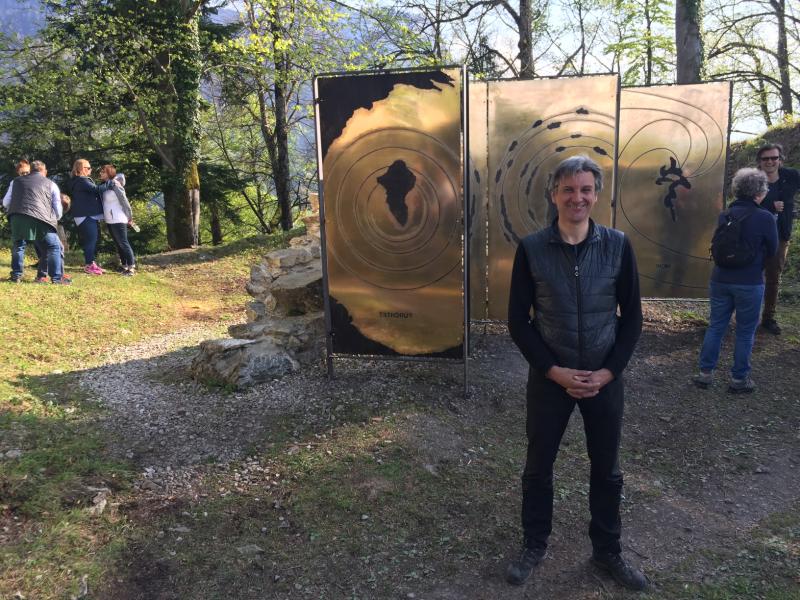 Skulpturen Von Arno Egger Bei Der Burgruine Alt Ems Vorarlberger 