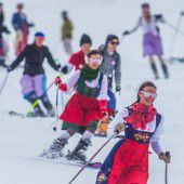 Dirndl-Skitag von Kästle am Arlberg