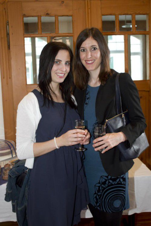 Juristinnen unter sich: Sabrina Tschofen (l.) undJulia Willi.