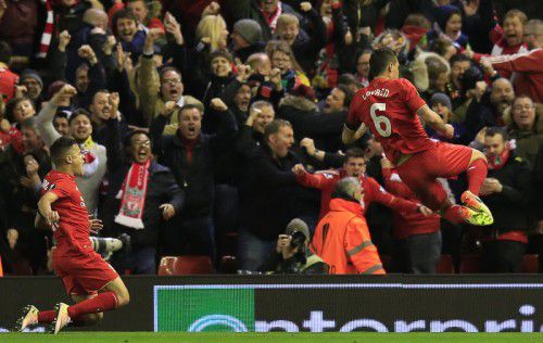 Liverpools Dejan Lovren (r.) krönte mit seinem Treffer in der Nachspielzeit zum 4:3 gegen Borussia Dortmund die magische Nacht an der Anfield Road.