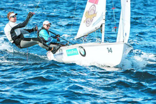 Lukas Mähr (l.) und David Bargehr nehmen aktuell Rang 17 im 470er-Weltcup ein.