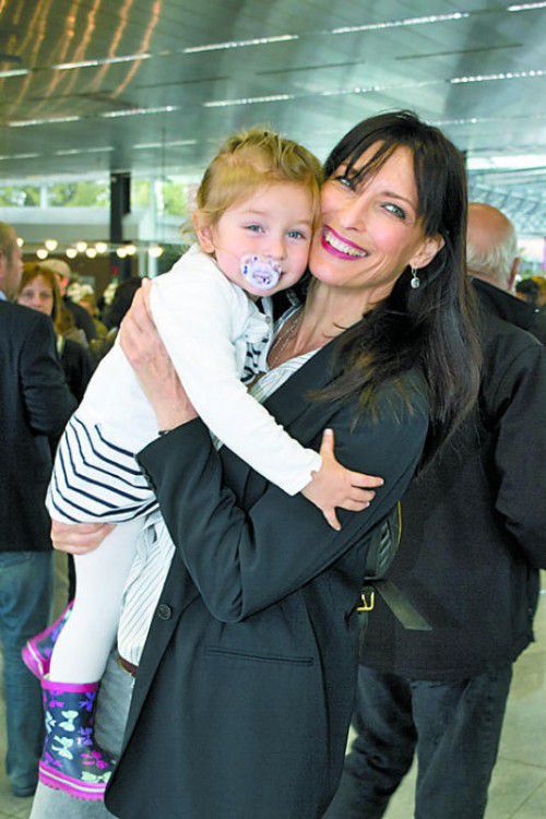 Mavie mit Mama Marielle