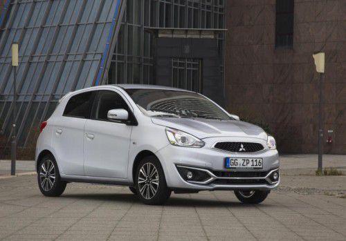 Mitsubishi Space Star 2016: Die Motorhaube hat neuen Schwung, Chrom sorgt für Optik-Akzente.