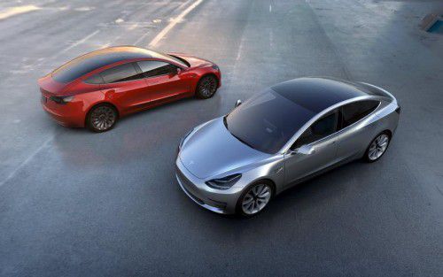 Riesige Nachfrage: Tesla darf sich beim Model 3, das Ende 2017 auf den Markt kommen soll, bereits über 276.000 Vorbestellungen freuen.