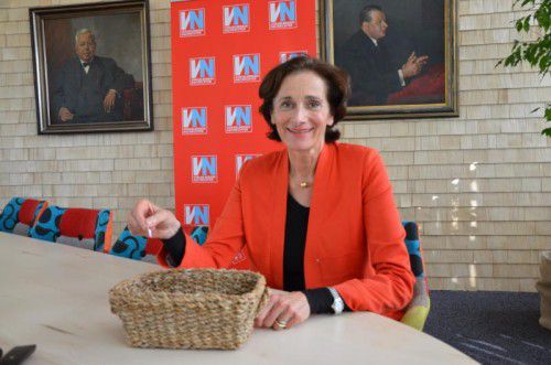 Als Politikerin stehe ich natürlich hin und wieder im öffentlichen Kreuzfeuer und bin auch vor Hasskommentaren nicht geschützt. Toleranz und eine dicke Haut sind zwar in einem gewissen Ausmaß erforderlich, aber es gibt auch klare Grenzen. Jeder User sollte sich genau überlegen, wo die Meinungsfreiheit aufhört, und welche Konsequenzen solche Postings haben können. Das Internet ist kein rechtsfreier Raum, auch dort haben Regeln für einen respektvollen Umgang miteinander zu gelten.