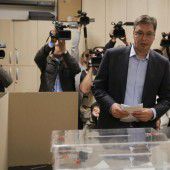 Regierungschef Vucic vor haushohem Sieg