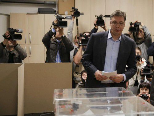 Vucic hatte die Wahl mitten in der Legislaturperiode angesetzt, um von den Wählern ein neues Mandat für die EU-Annäherung zu erreichen.