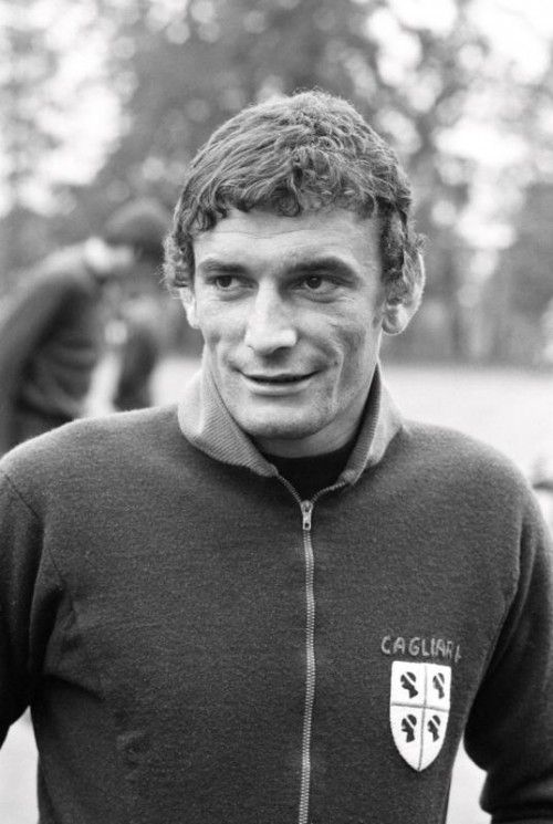 Am 27. Juni 1965 (1:2 gegen Ungarn) feierte Luigi Riva sein Teamdebüt.