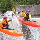 Paddler erobern die Ach