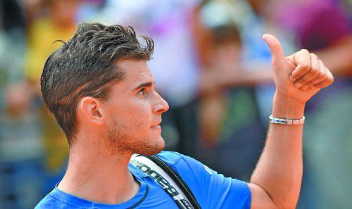 Daumen hoch, Dominic Thiem gewann in nur 67 Minuten gegen Andreas Seppi.