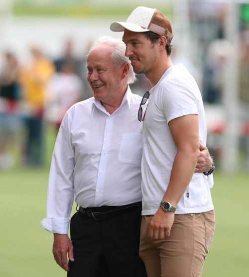 Der Schweizer Ex-Teamchef Jakob Köbi Kuhn und Ski-Star Carlo Janko.