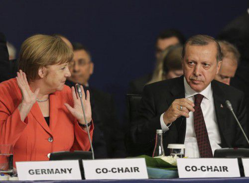 Die deutsche Kanzlerin beharrte gegenüber Erdogan auf der Änderung des Anti-Terror-Gesetzes.