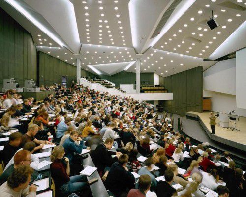 Die Lehrerausbildung neu soll universitäres Niveau bieten.