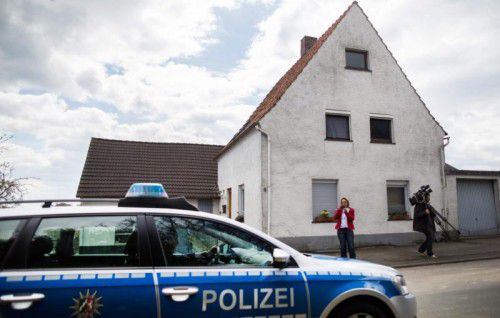 Die mutmaßlichen Täter im Kriminalfall Höxter sollen ihre Opfer gezwungen haben, Abschiedsbriefe zu verfassen.