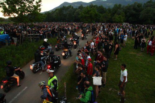 Die Vorarlberger Bikerunion lud am Freitagabend zur Solidaritätsfahrt von Rankweil nach Nenzing.