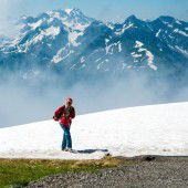 Gefahren durch späte Schneefälle im Gebirge