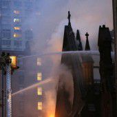 Kathedrale geht in Flammen auf