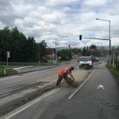 Straßenbelag mit Mängeln