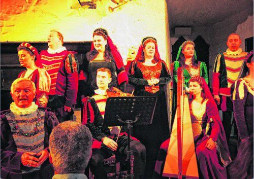 Im Bunratty Castle werden in autentischem Ambiente mittelalterliche Burgbankette mit toller musikalischer Umrahmung geboten.