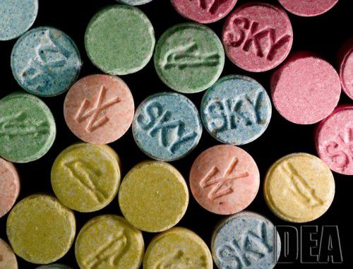 In den USA heißt sie Molly, hierzulande Ecstasy: Die synthetische Droge feiert ein Comeback, beklagen Experten.