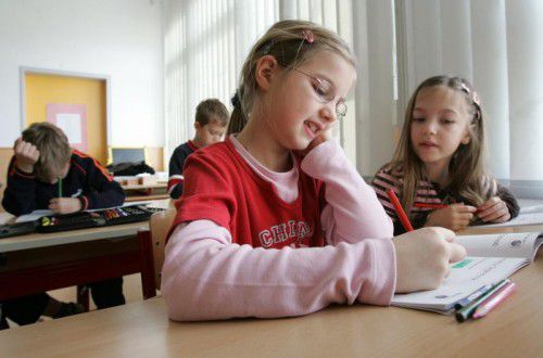 Gesundheitsexperte Czypionka vermisst eine bessere Belüftung von Klassenzimmern: Sie könnte auch Grippe eindämmen. apa
