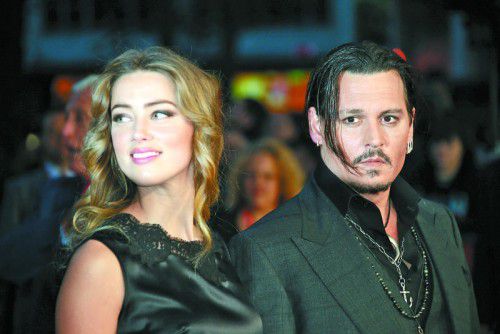 Nach 15 Monaten Ehe tobt nun ein Rosenkrieg zwischen Amber Heard und Johnny Depp.