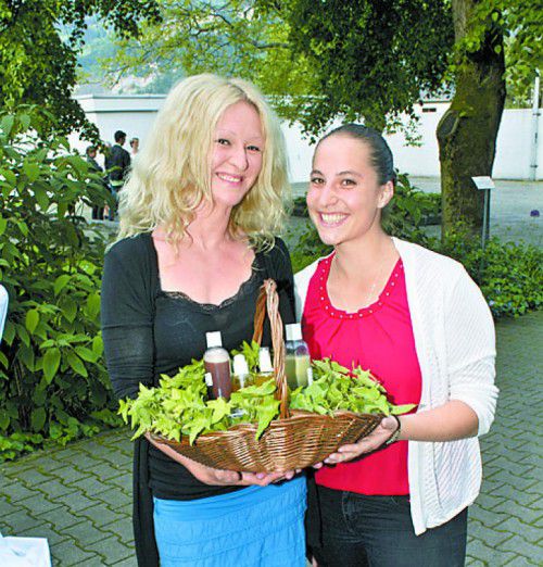 Nicole Beutel (Grüne Kosmetik), Reitpädagogin Katharina Bösch.
