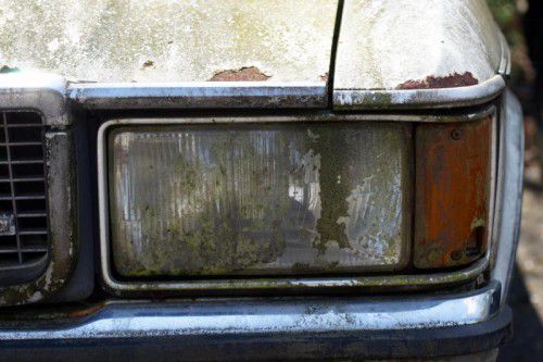 Rost und andere schwere Mängel hatten den Wagen des Angeklagten verkehrsuntauglich gemacht. Letzte Hoffnung war ein falscher Prüfbericht.