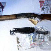 Cobra auf Razzia bei Waffennarr