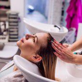 Friseurinnen gerieten sich kräftig in die Haare