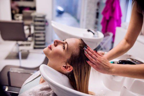 Wegen Verjährung ist eine ehemalige Salonbetreiberin einer richterlichen „Kopfwäsche“ wegen Vergehens des Diebstahls knapp entgangen.