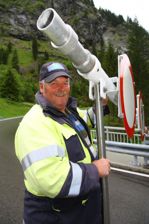 Zum letzten Mal hebt Kasper die Schranke. Der Straßenmeister der Silvretta-Hochalpenstraße ist seit gestern Pensionist.  