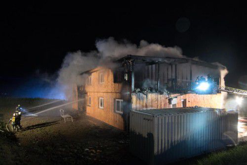 Brandstifung: Unbekannte legten in einem Asylquartier Feuer.